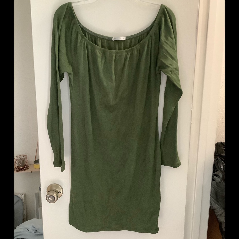 Off the shoulders mini dress